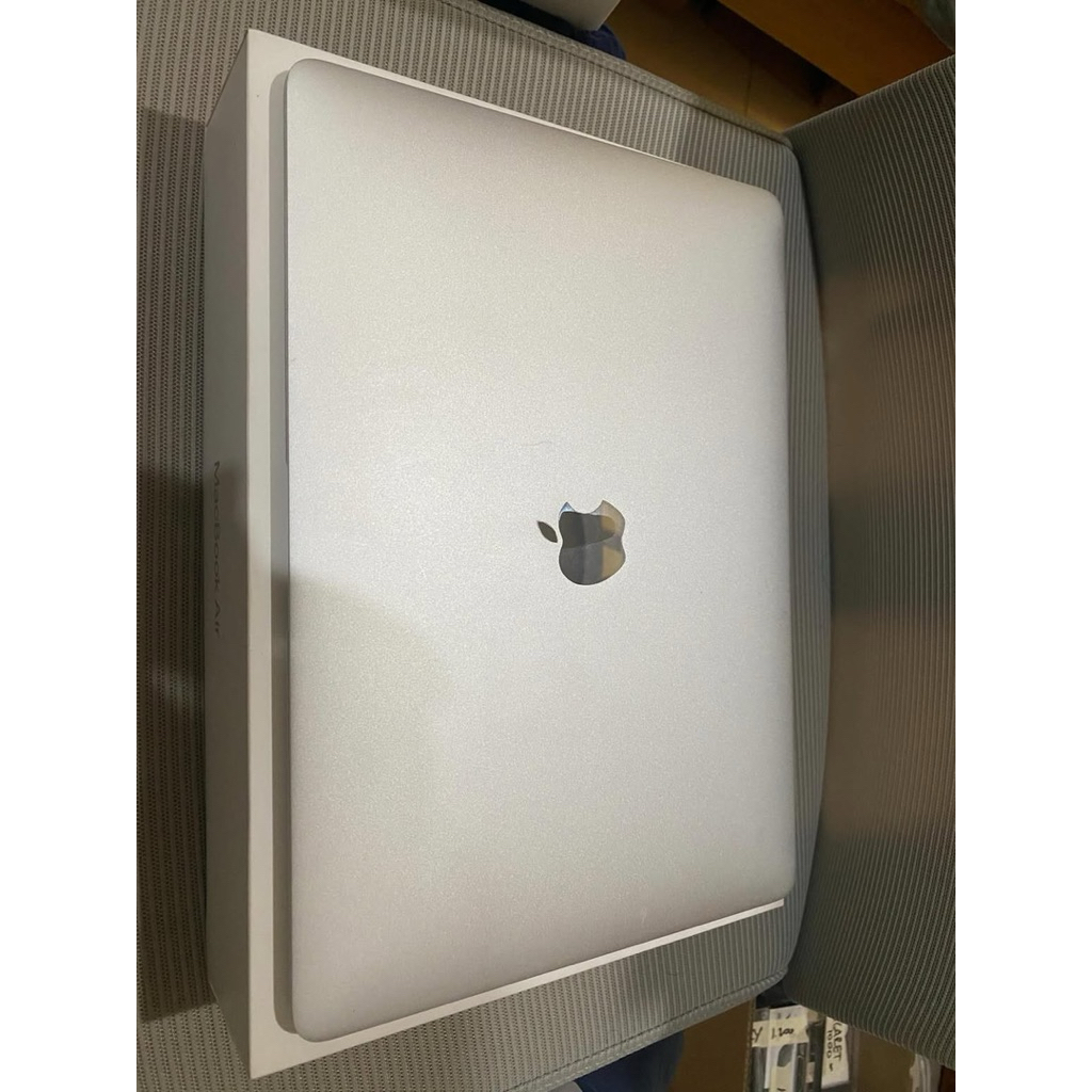 Macbook Air M1 2020 8/256 Second Pemakaian pribadi