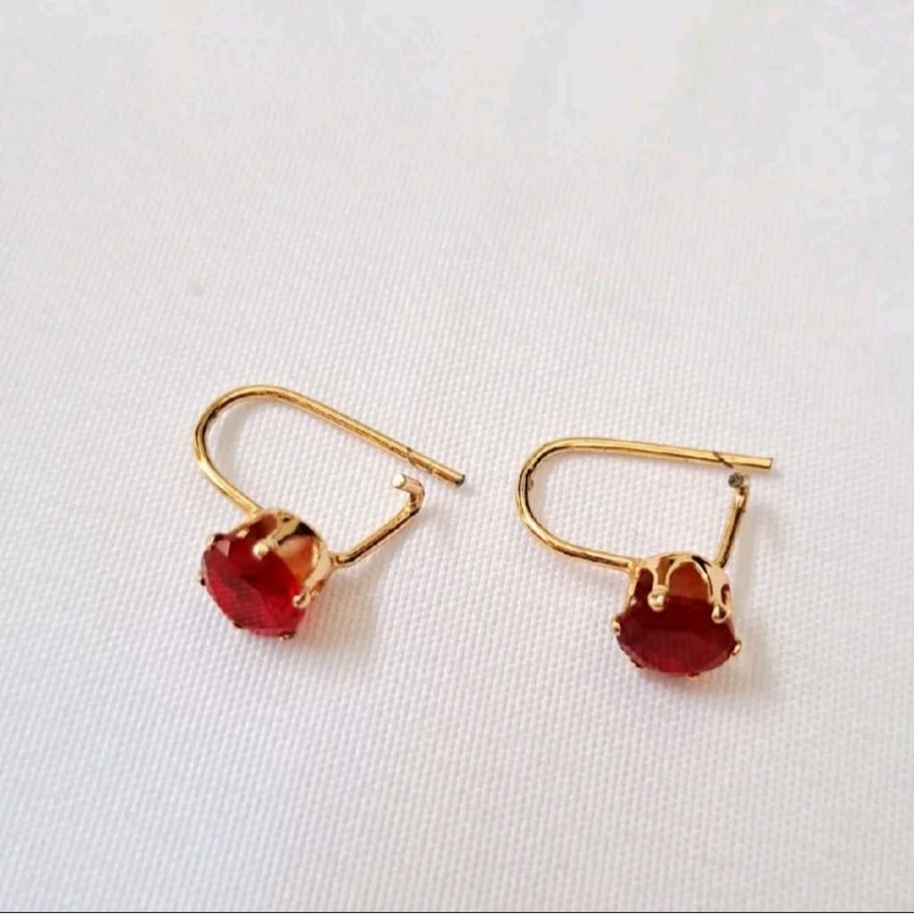 Diskon anting dewi titanium bola merah