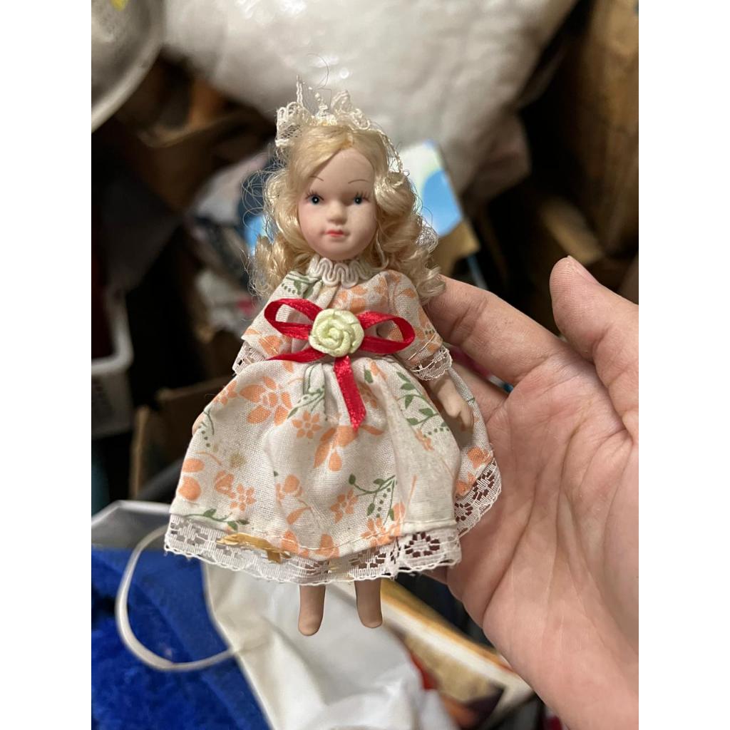 pajangan hiasan boneka cewek bahan porcelain keramik tinggi 10cm