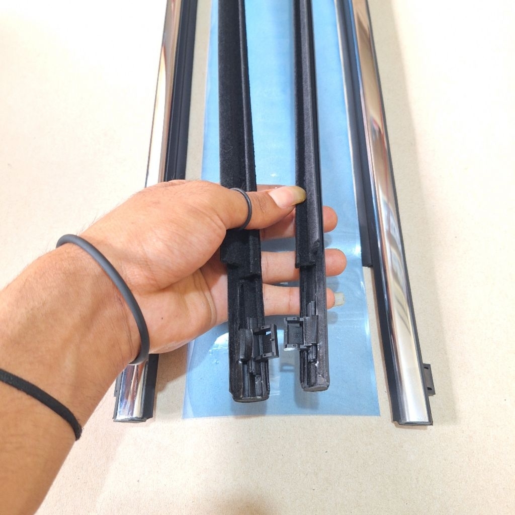 Karet List Kaca Luar/Karet Plipit Kaca Luar Mobil Toyota Avanza vvt-i Xenia 2004-2011 1set/4pcs Pres