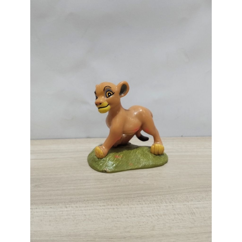 Mainan figure the lion king simba