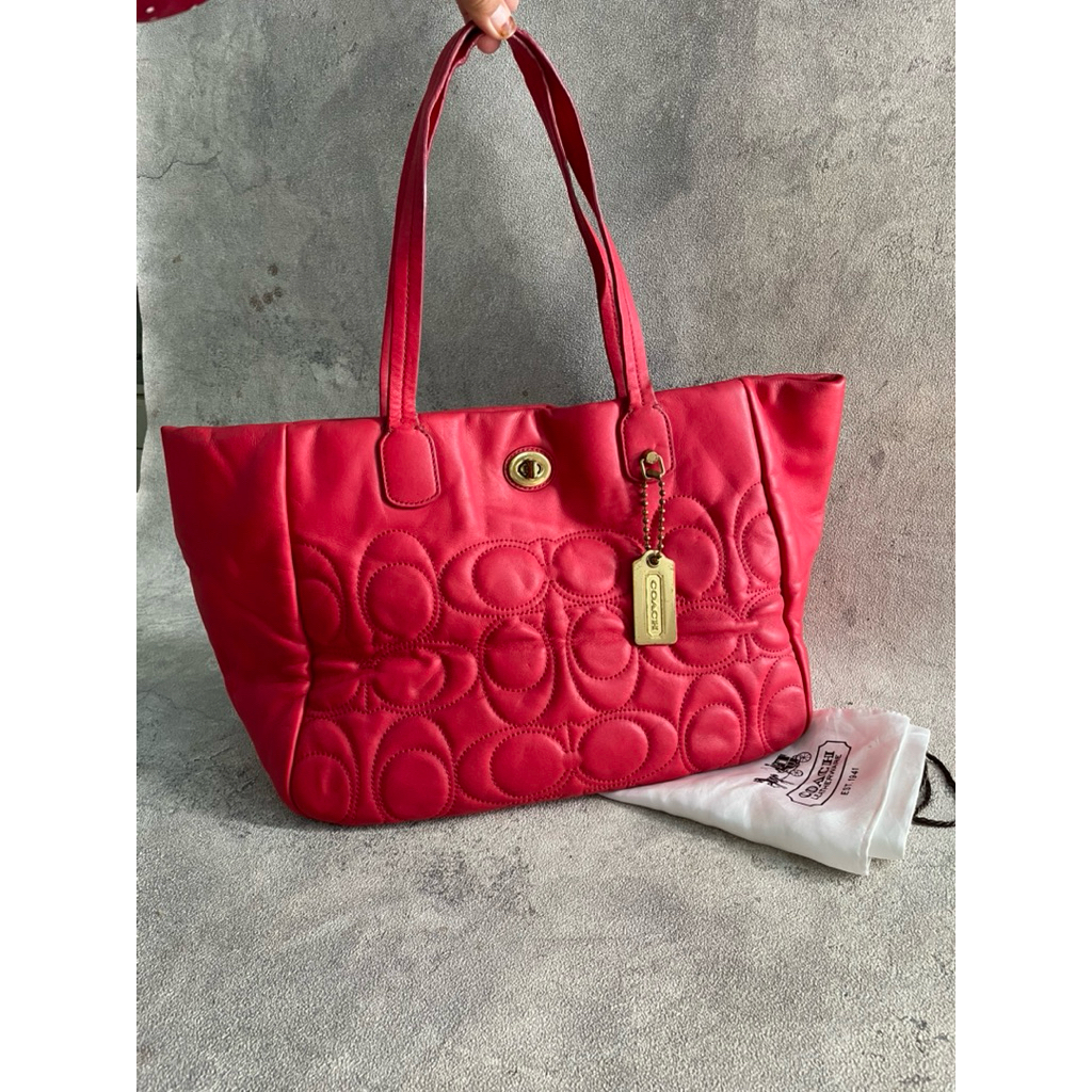 Coach Vintage Legacy Weekend Signature Quilted Leather