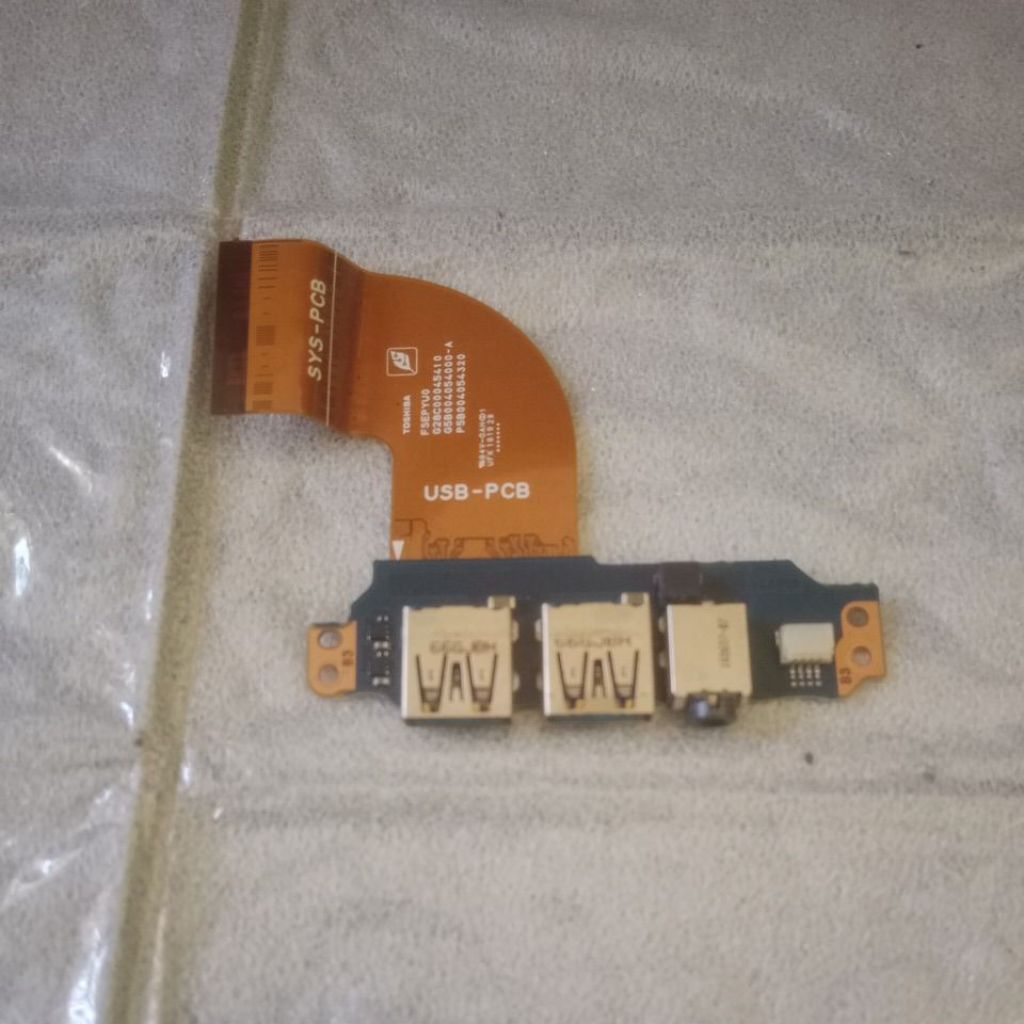 port usb laptop toshiba dynabook r73/w original