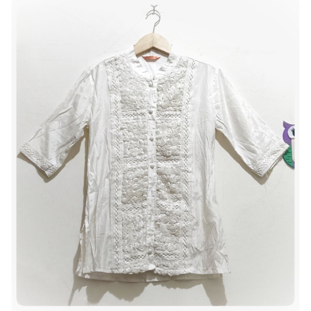 Blus Putih BW Brokat Bunga Mewah Cantik
