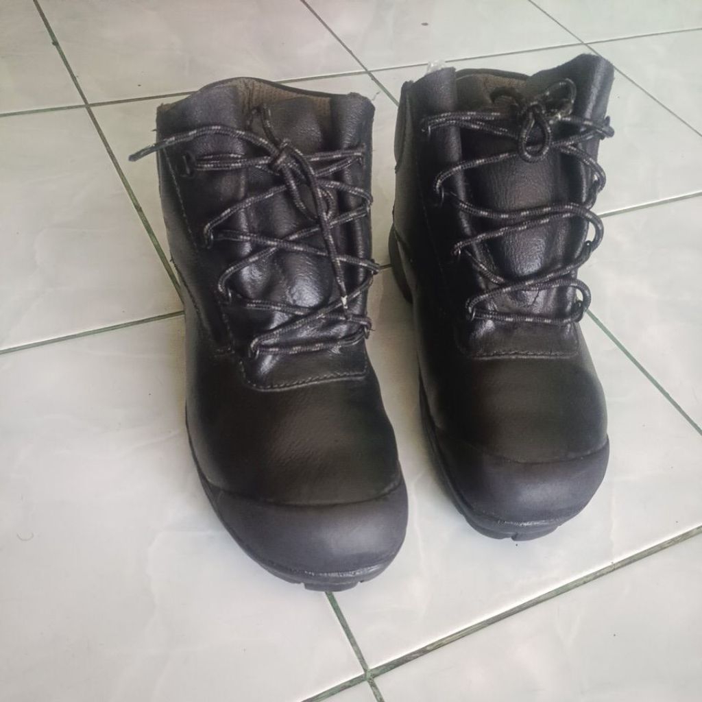 sepatu second kulit
