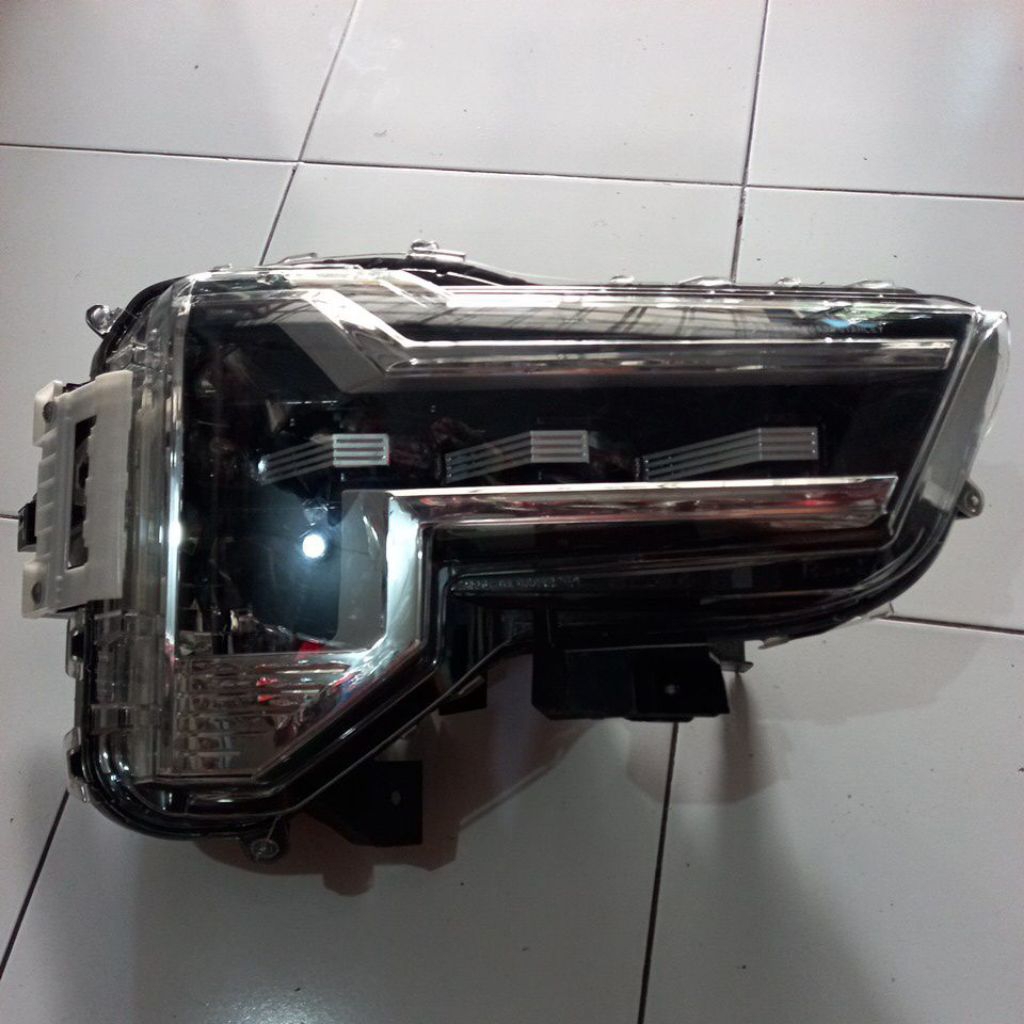 headlamp lampu depan xpander ultimate 2022/2026 original