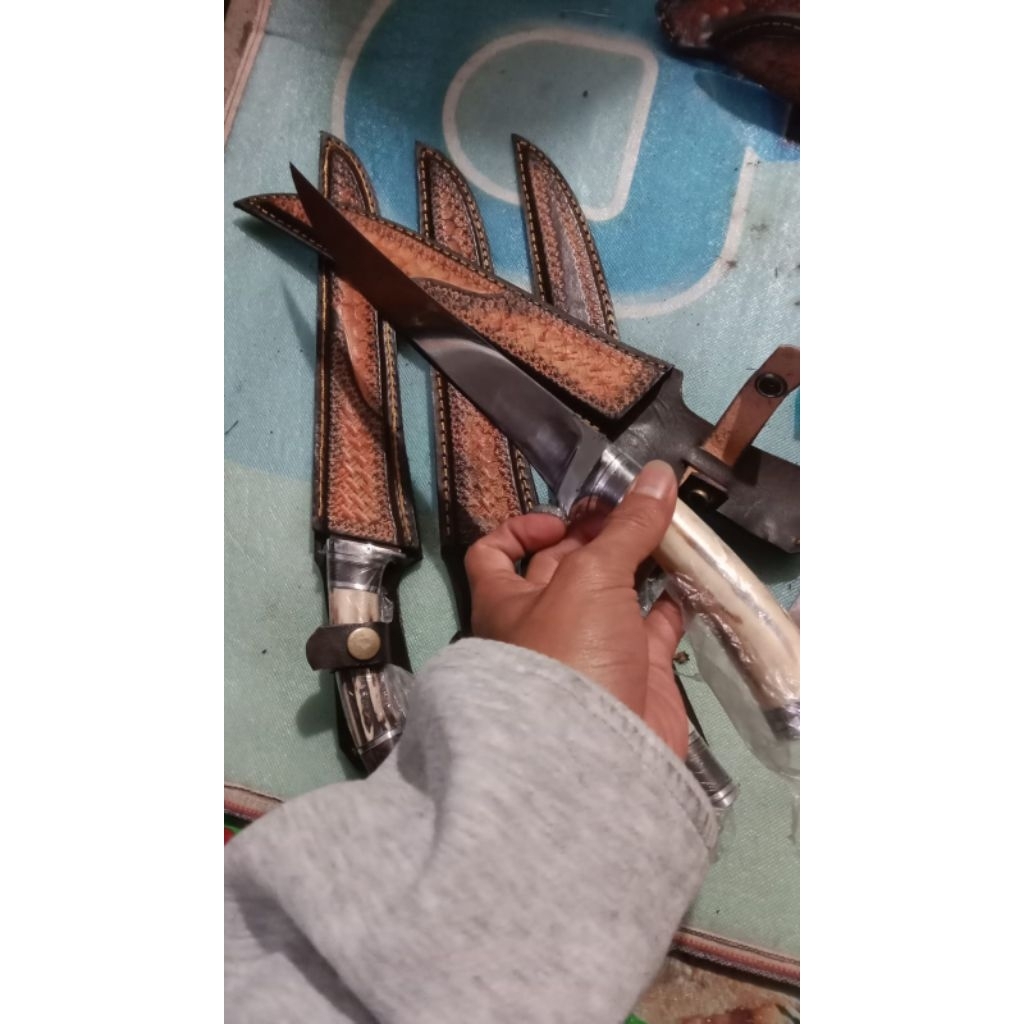 Pisau Skinner Bahan Baja Slipner A88 Gagang Tanduk Rusa