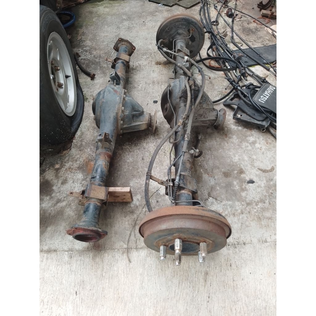 gardan belakang Feroza