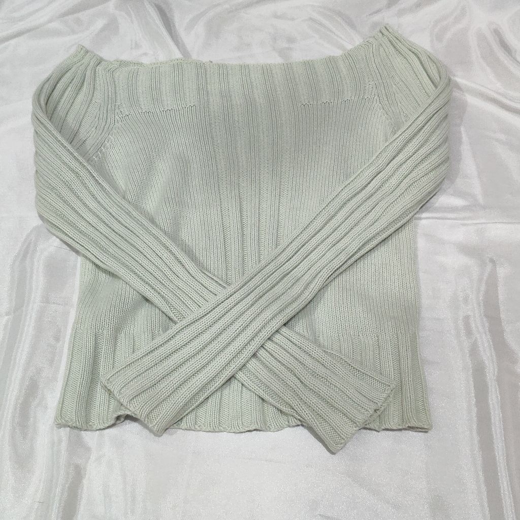 y2k style vintage 2000s off the shoulder top