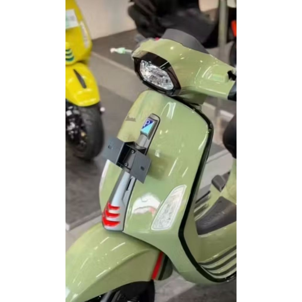 CAT PU WARNA GREEN TENAC ORIGINAL VESPA