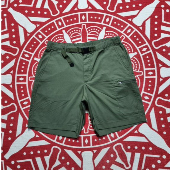 Uniqlo Utility short pants pria celana pendek