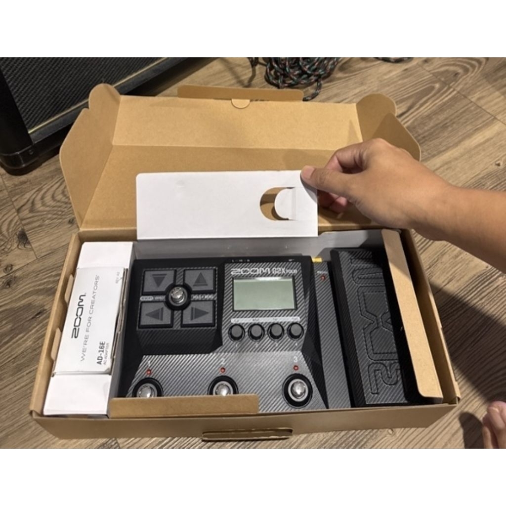 EFEK Zoom G2Xfour like new