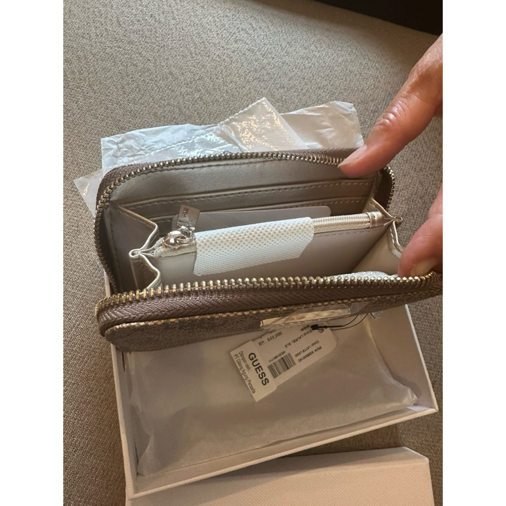 Guess wallet