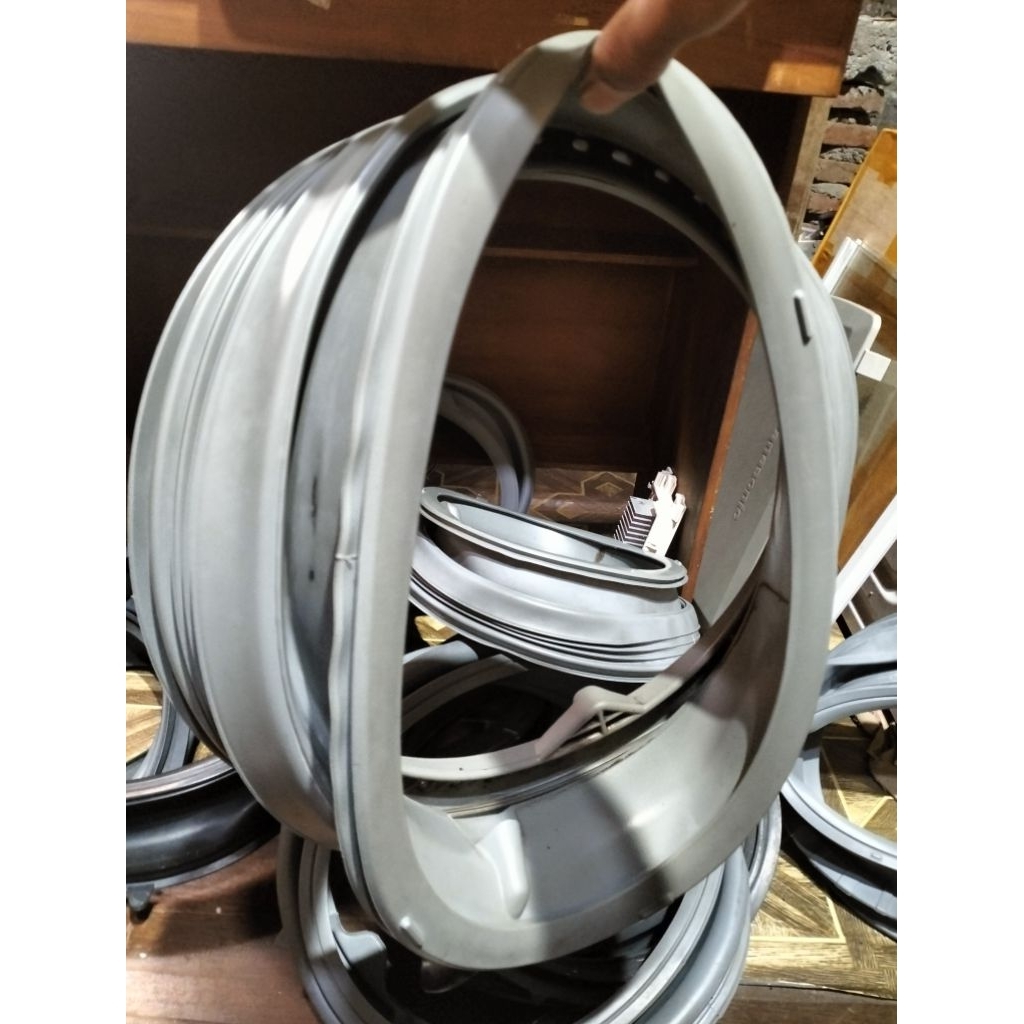 gasket pintu mesin cuci electrolux EWF1073A ewf 1073 copotan ori