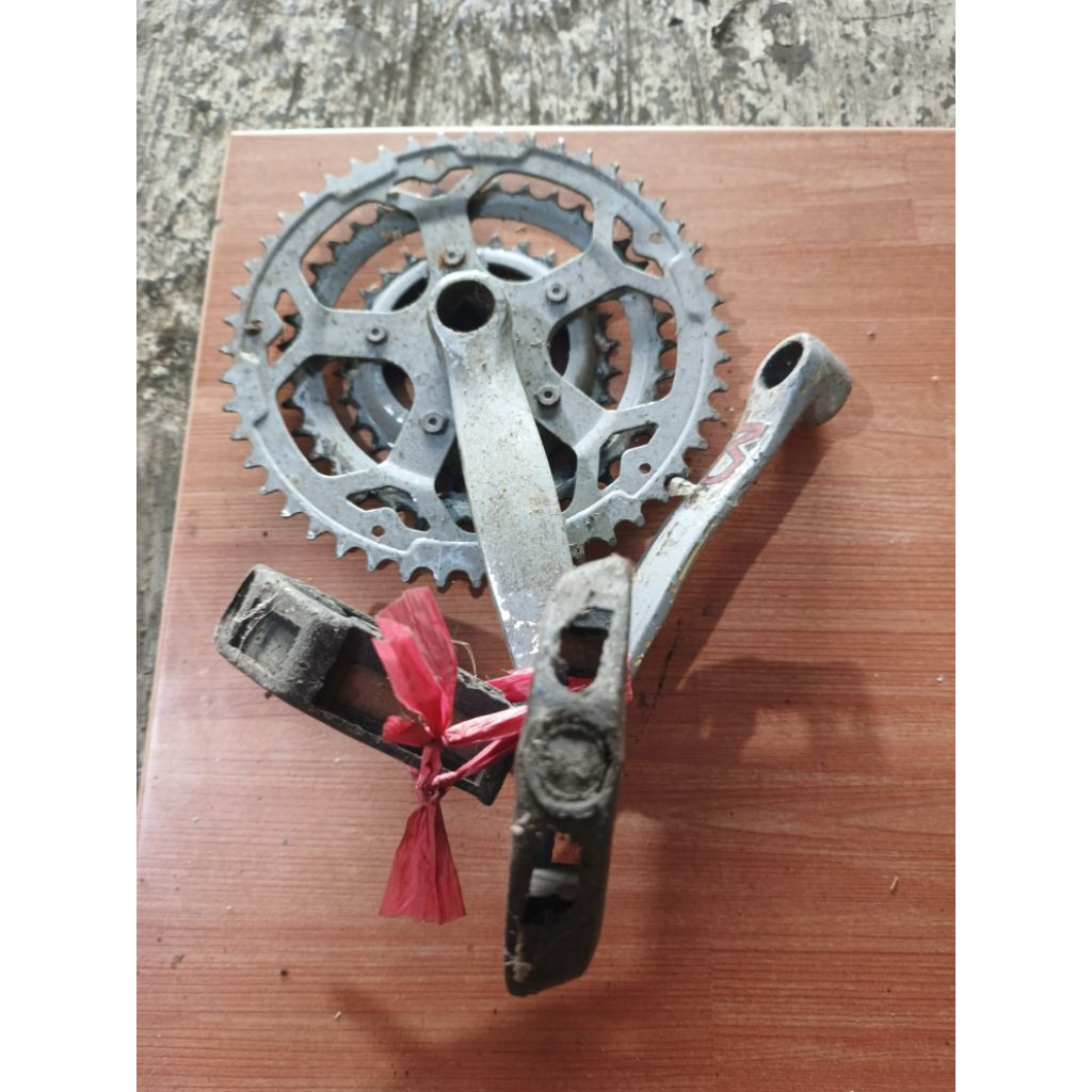 crankset sepeda mtb 26 besi plus pedal