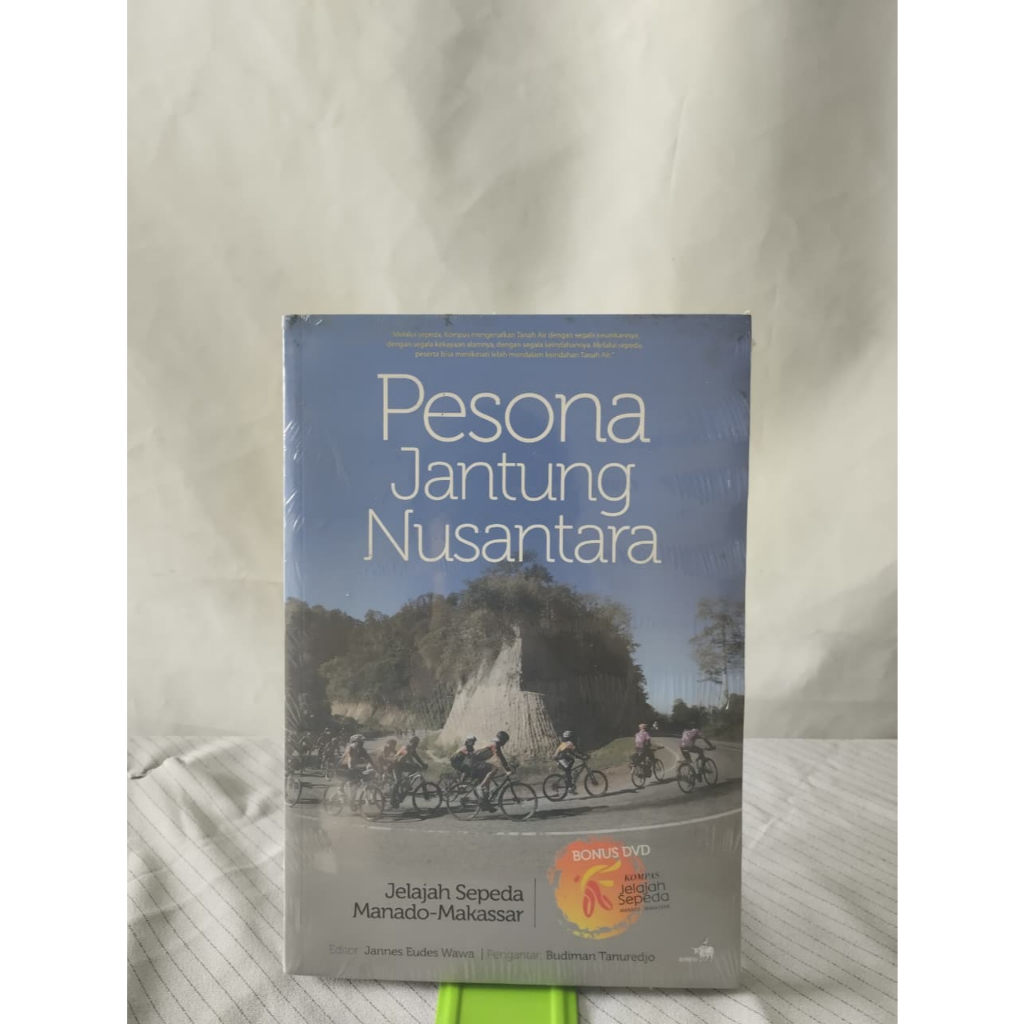 Pesona Jantung Nusantara buku