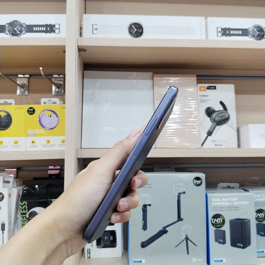 OPPO A6X 4/64 OPPO A 6X 4/64 OPPO A6X4/64 SECOND BEKAS EX GARANSI RESMI