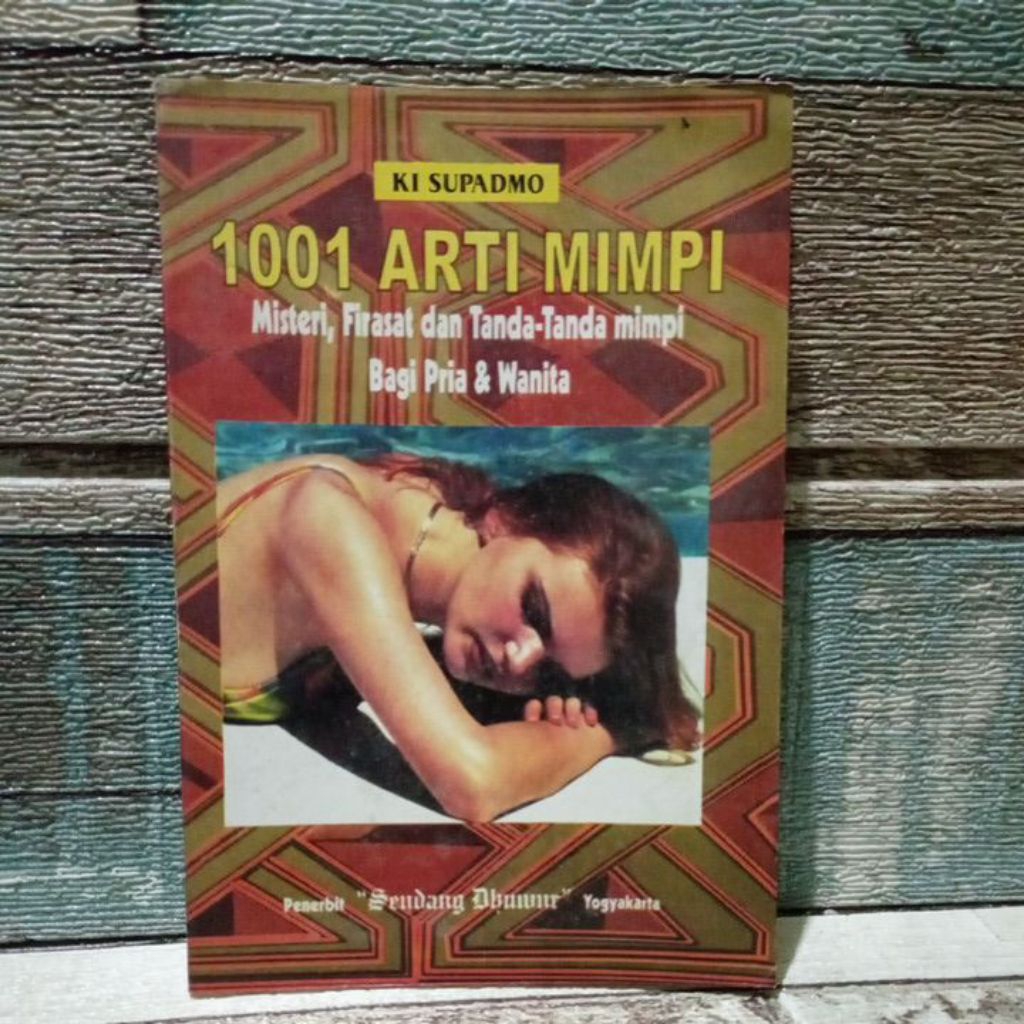 Buku lama tahun 2000. 1001 arti mimpi.