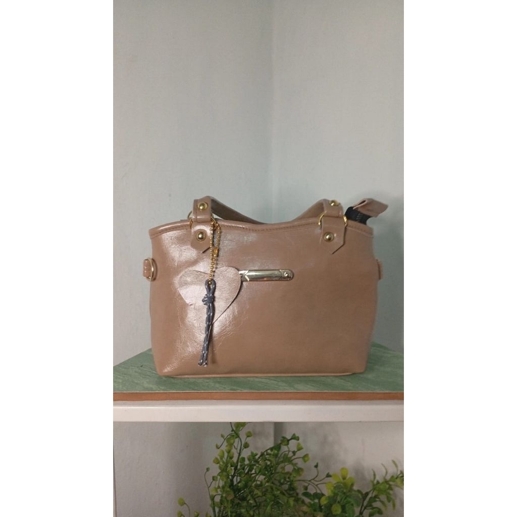 Tas selempang wanita aesthetic