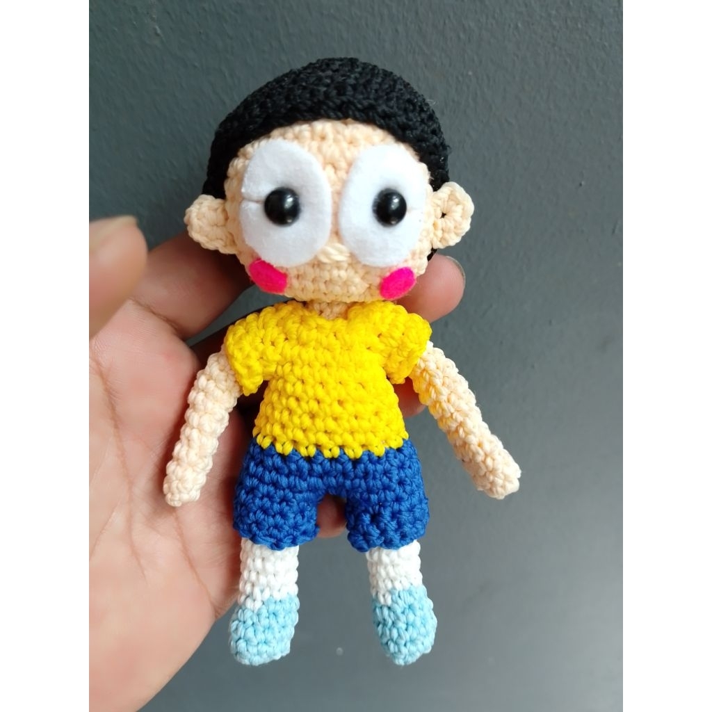 boneka rajut nobita
