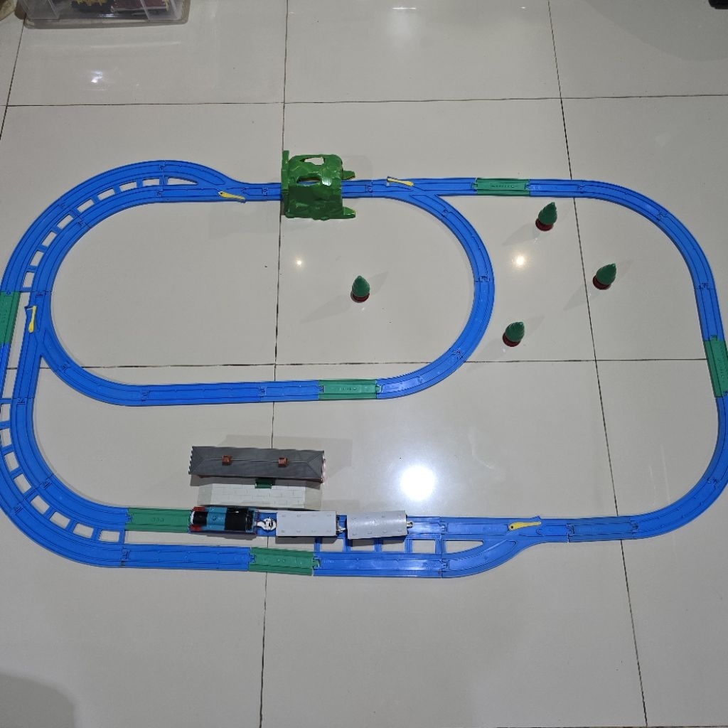 Takara Tomy Plarail Thomas Talk N Action Magic Rail Set - Bekas