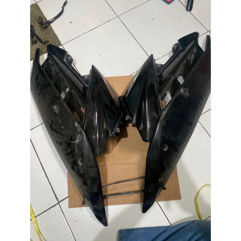 sayap fairing bodi samping kanan kiri R15 v2