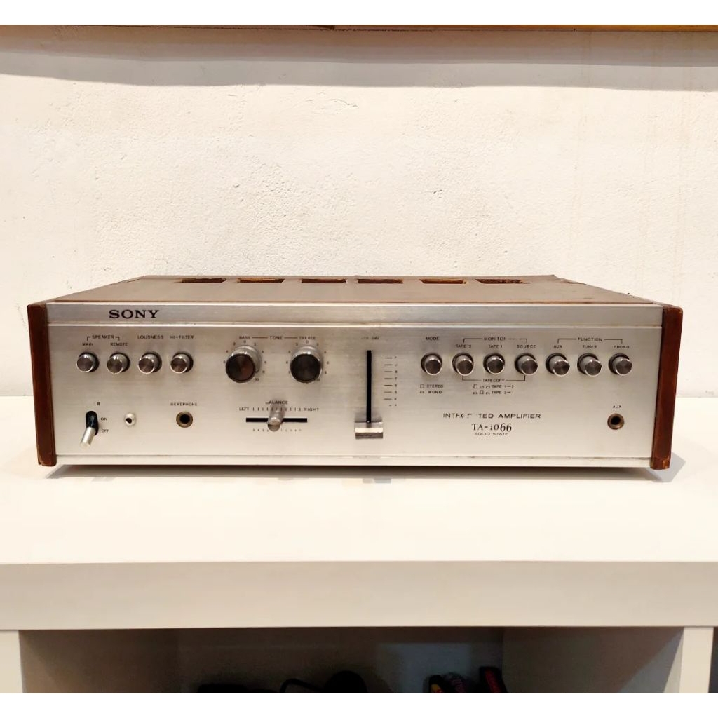 Vintage 70's SONY TA-1066 Integrated Stereo Amplifier