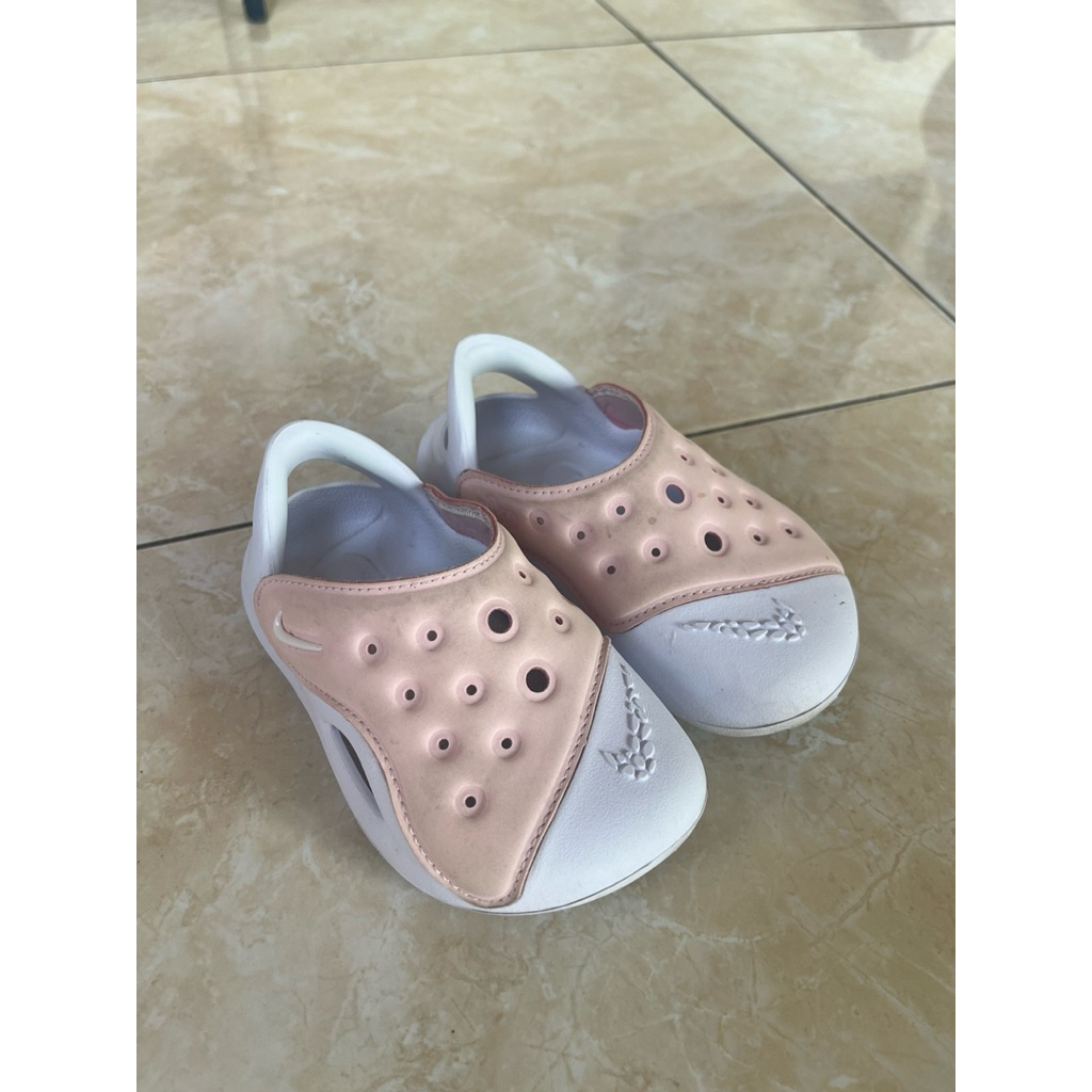 Preloved Sepatu Sandal Anak Nike Aquaswoosh Size 6C