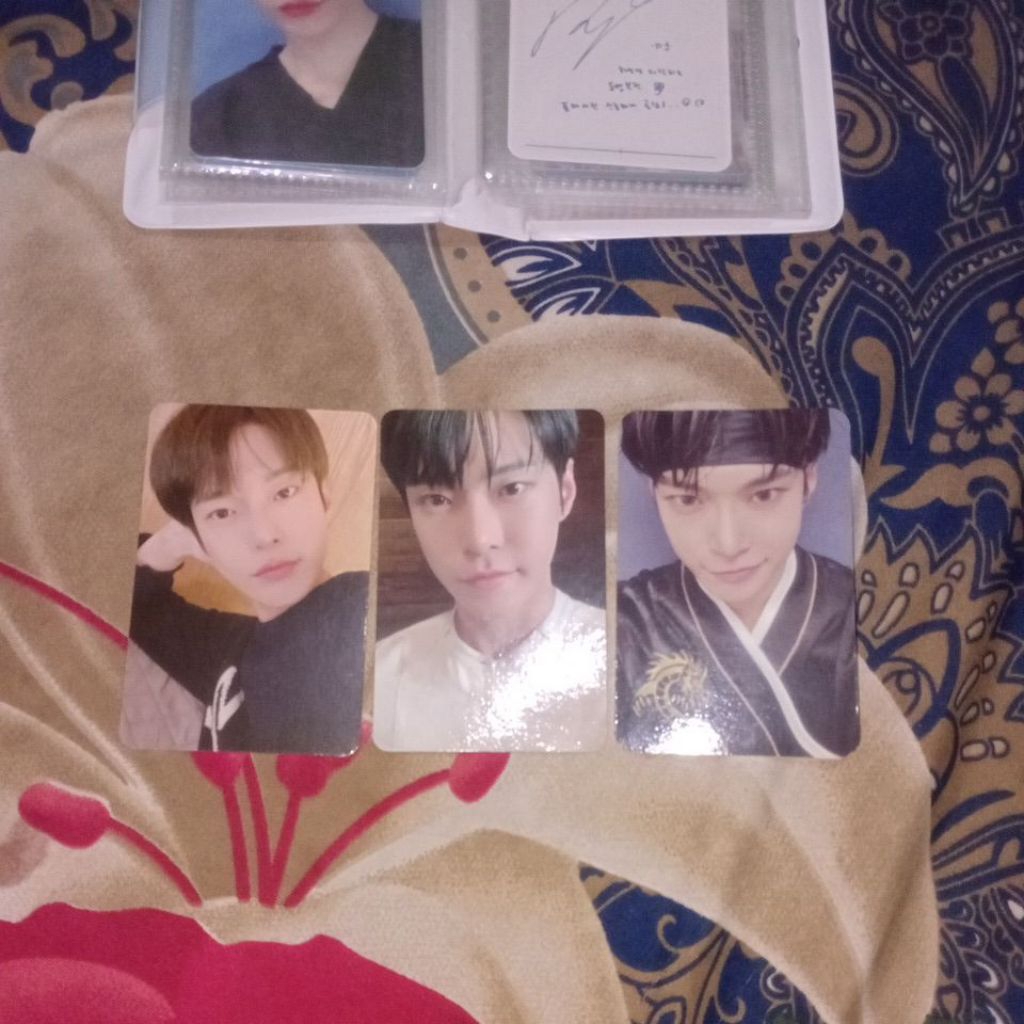 PHOTOCARD DOYOUNG JUMATAN, SANTAI, HEADBAND