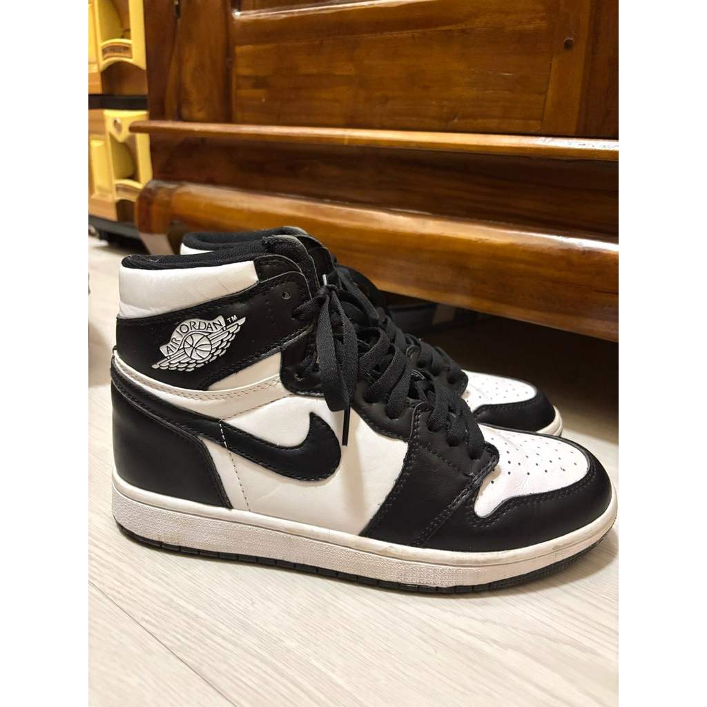 SEPATU AIR JORDAN 1 RETRO HIGH OG BLACK WHITE PRELOVED KW SUPER