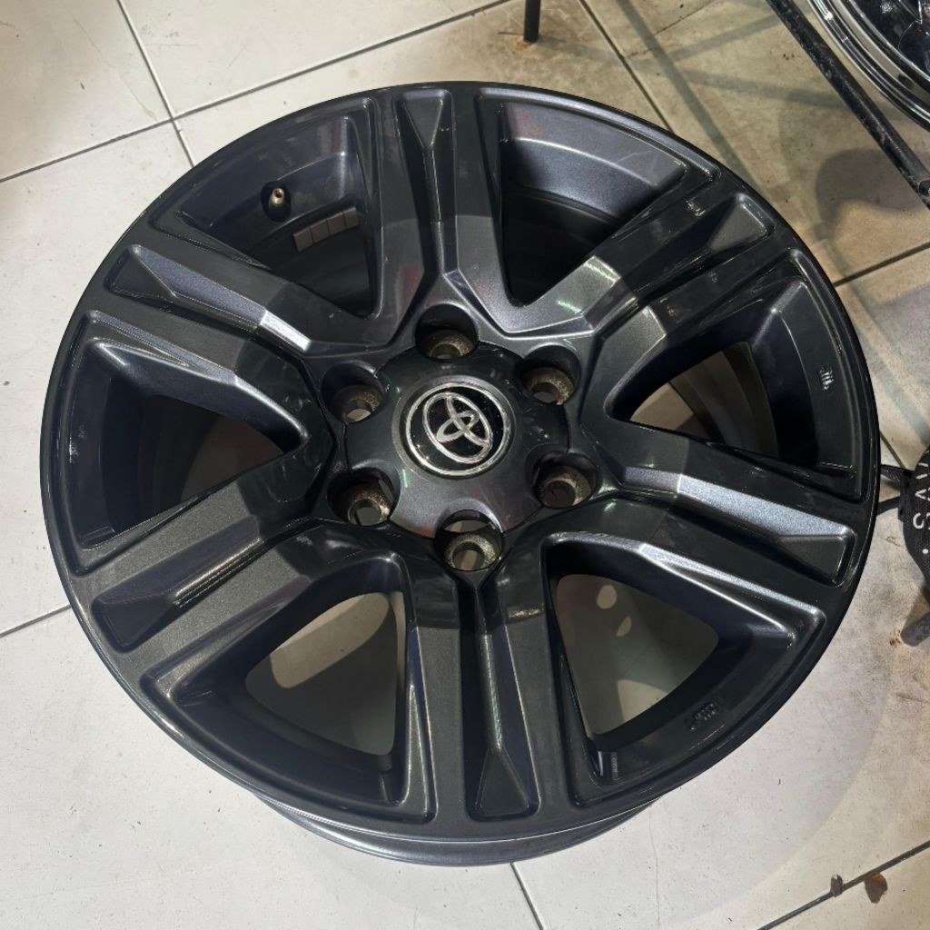 Pelek hilux 2024 R17 pcd 6x139. satuan