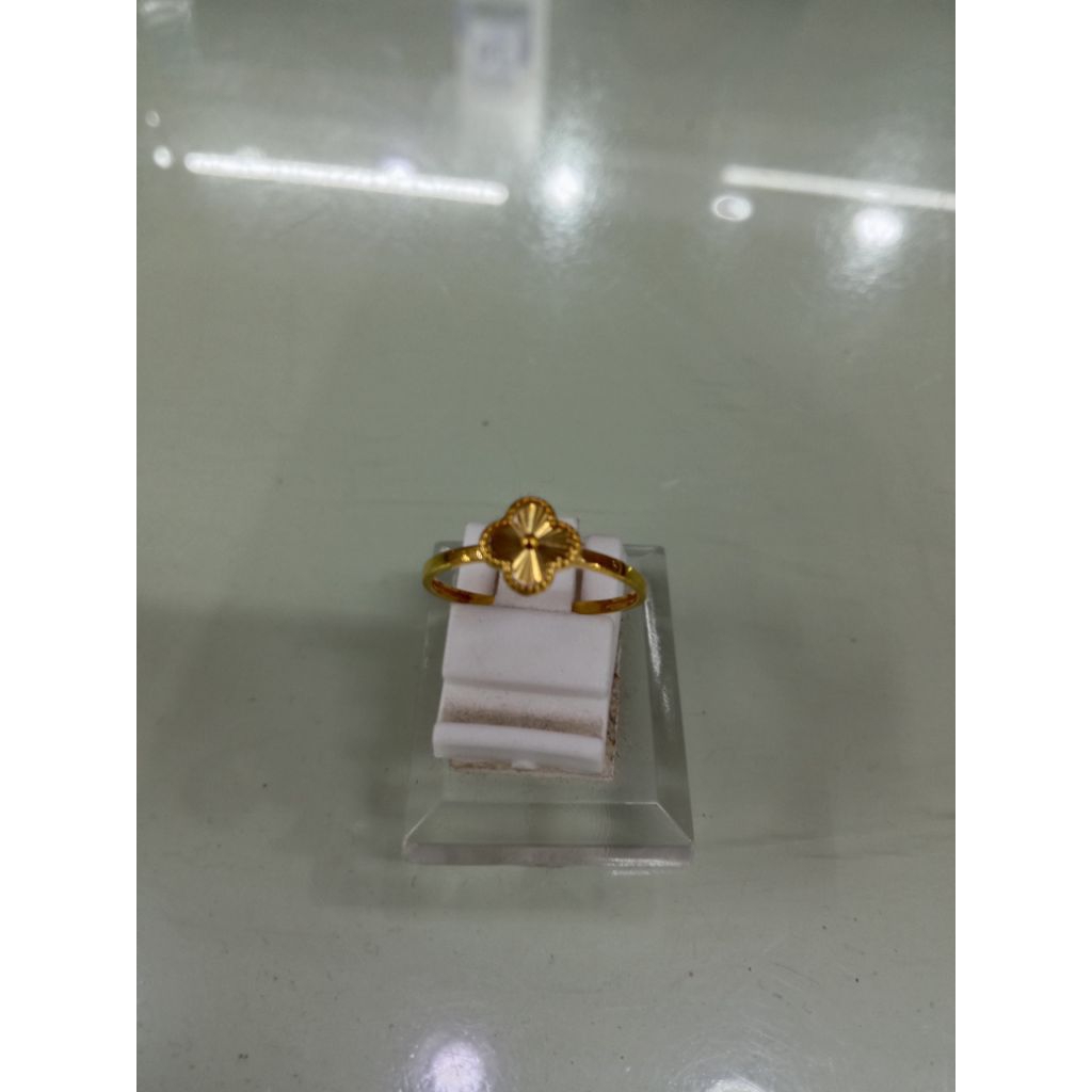 Cincin Vancleef kuning
