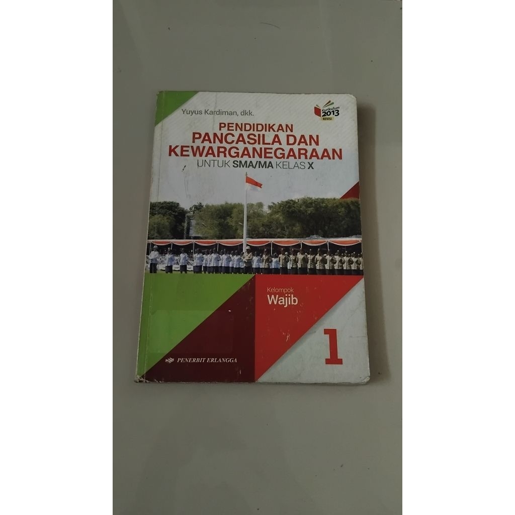 Buku paket/buku pelajaran PKN kelas x erlangga no minus