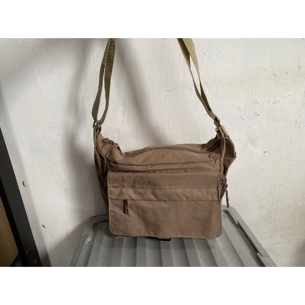 tas sling bag slempang pria wanita brand Giordano nylon canvas coklat preloved