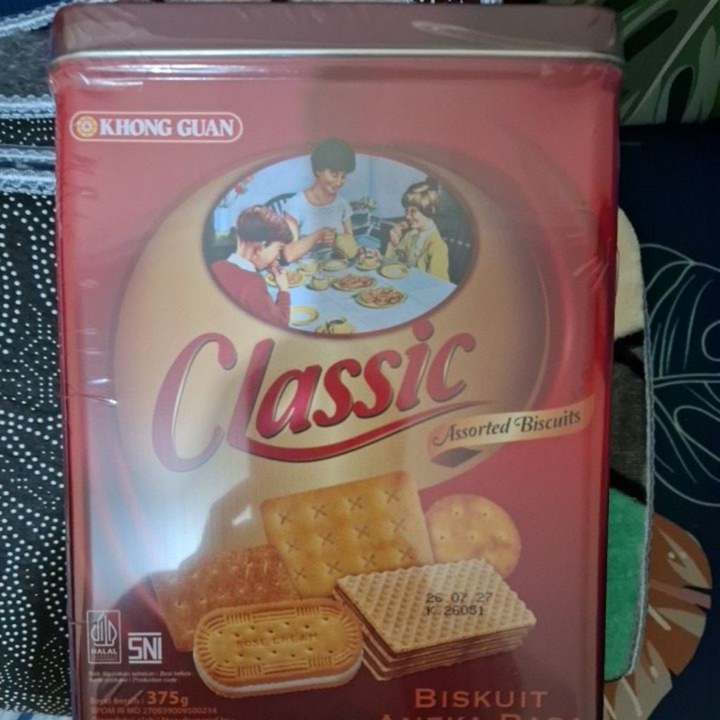 Biskuit Kaleng Khong Guan Classic 375Gram