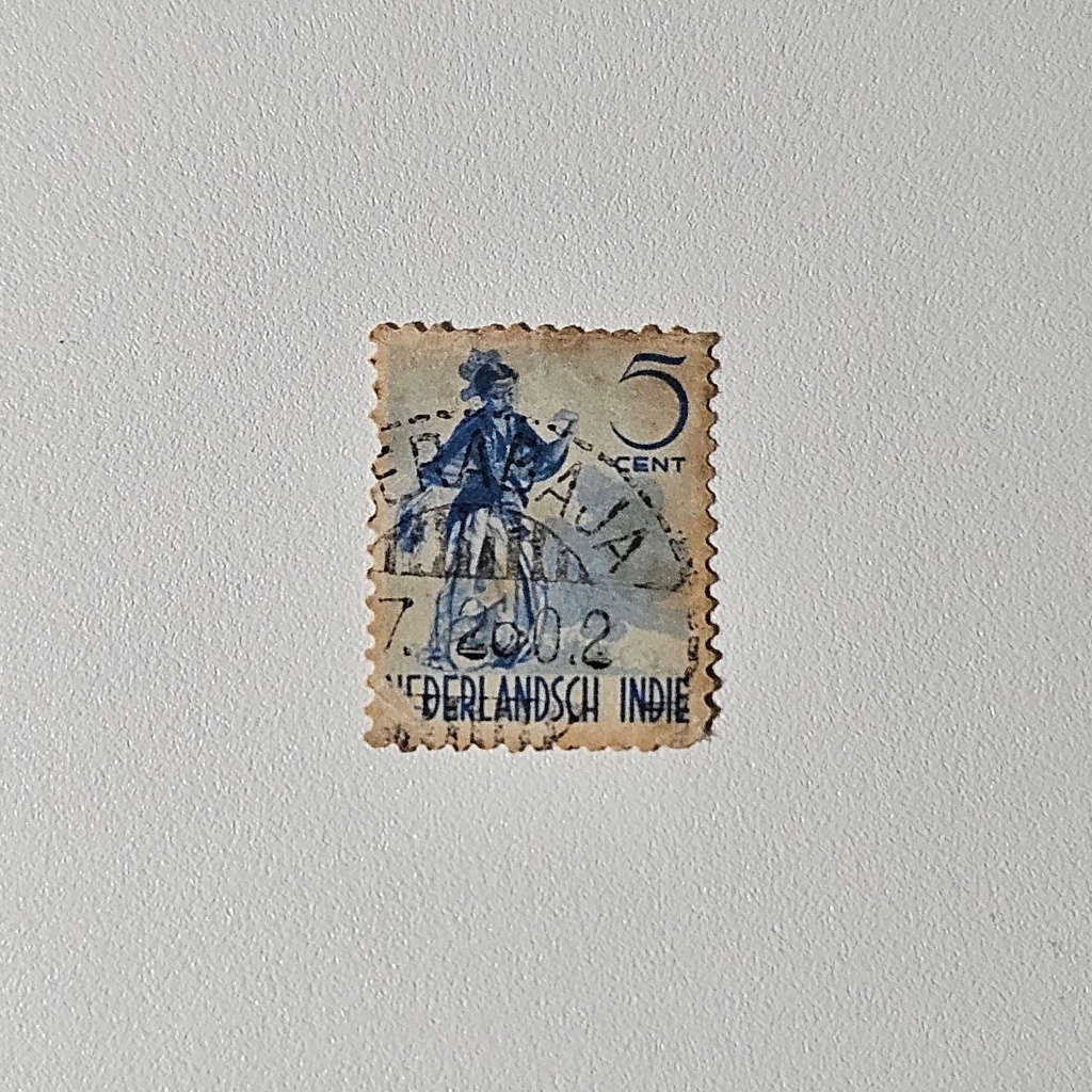 Perangko Kolonial Hindia Belanda: 5 Cent Klasik (Perangko Vintage 1930)