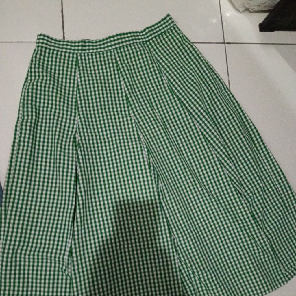 Rok Seragam SMA Santa Ursula Jakarta BSD kotak kotak hijau abu abu polos ukuran XL