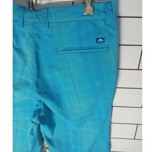 celana pendek Jlindeberg