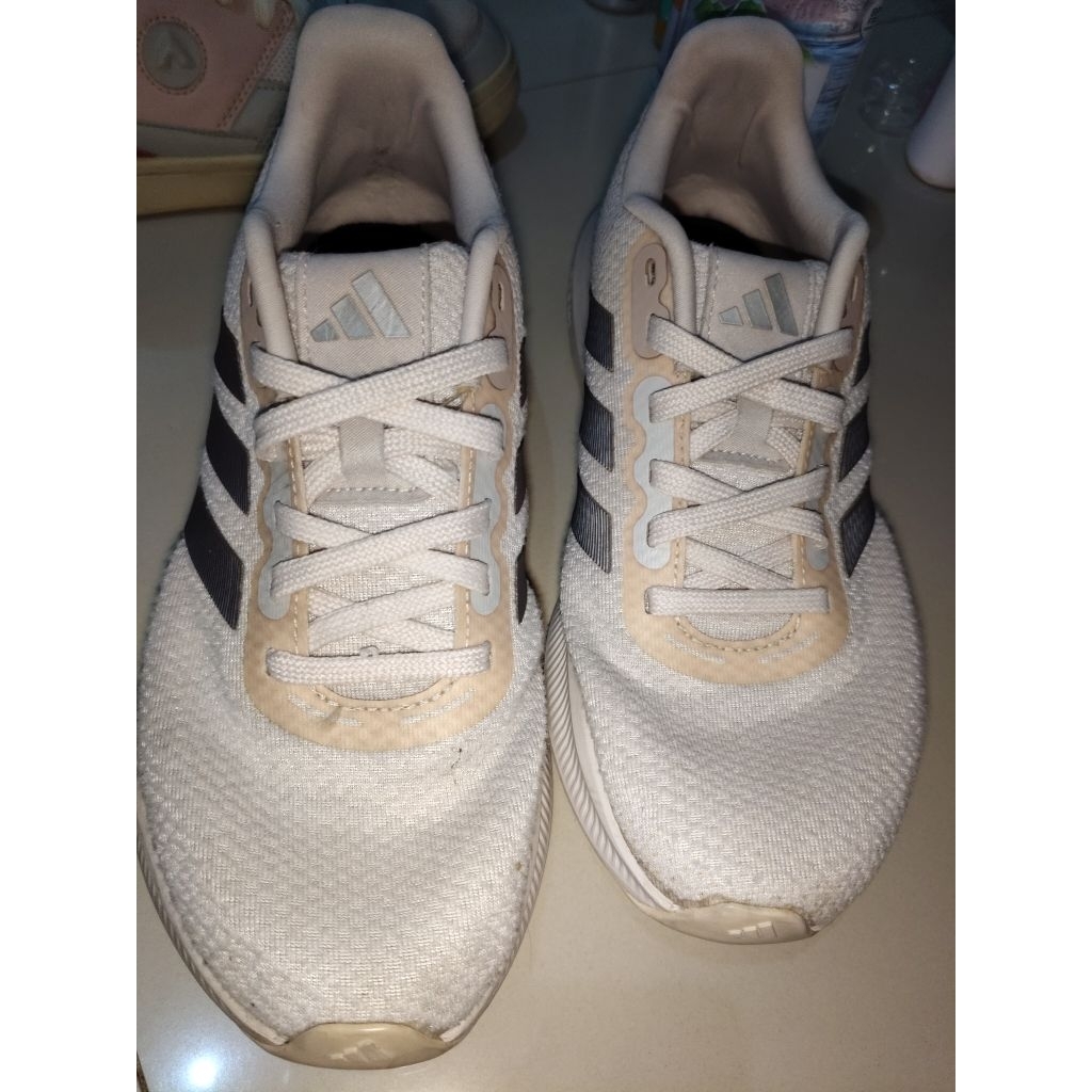 (preloved) ADIDAS RUN FALCON women