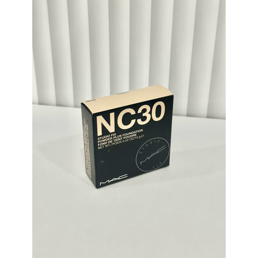 MAC PRESSED POWDER NC30 NEW