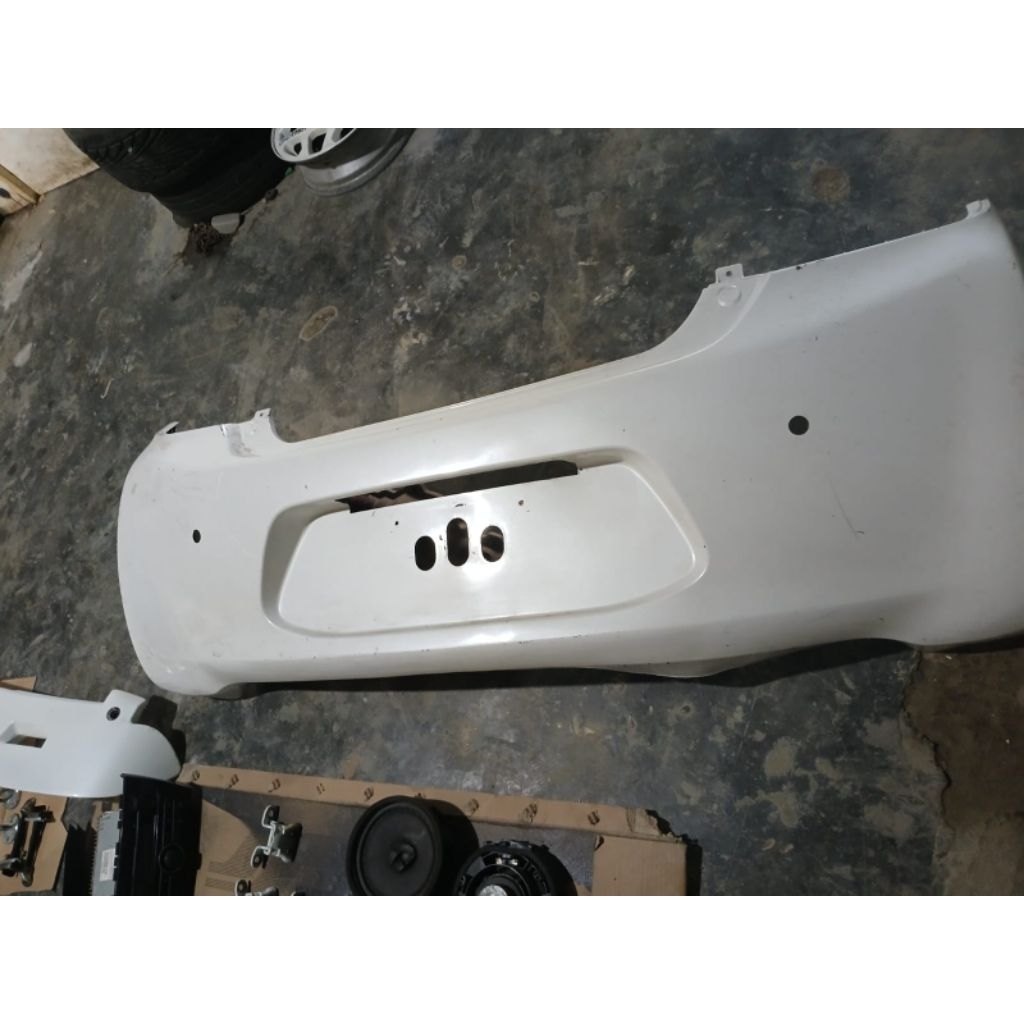 bemper belakang mitsubishi mirage