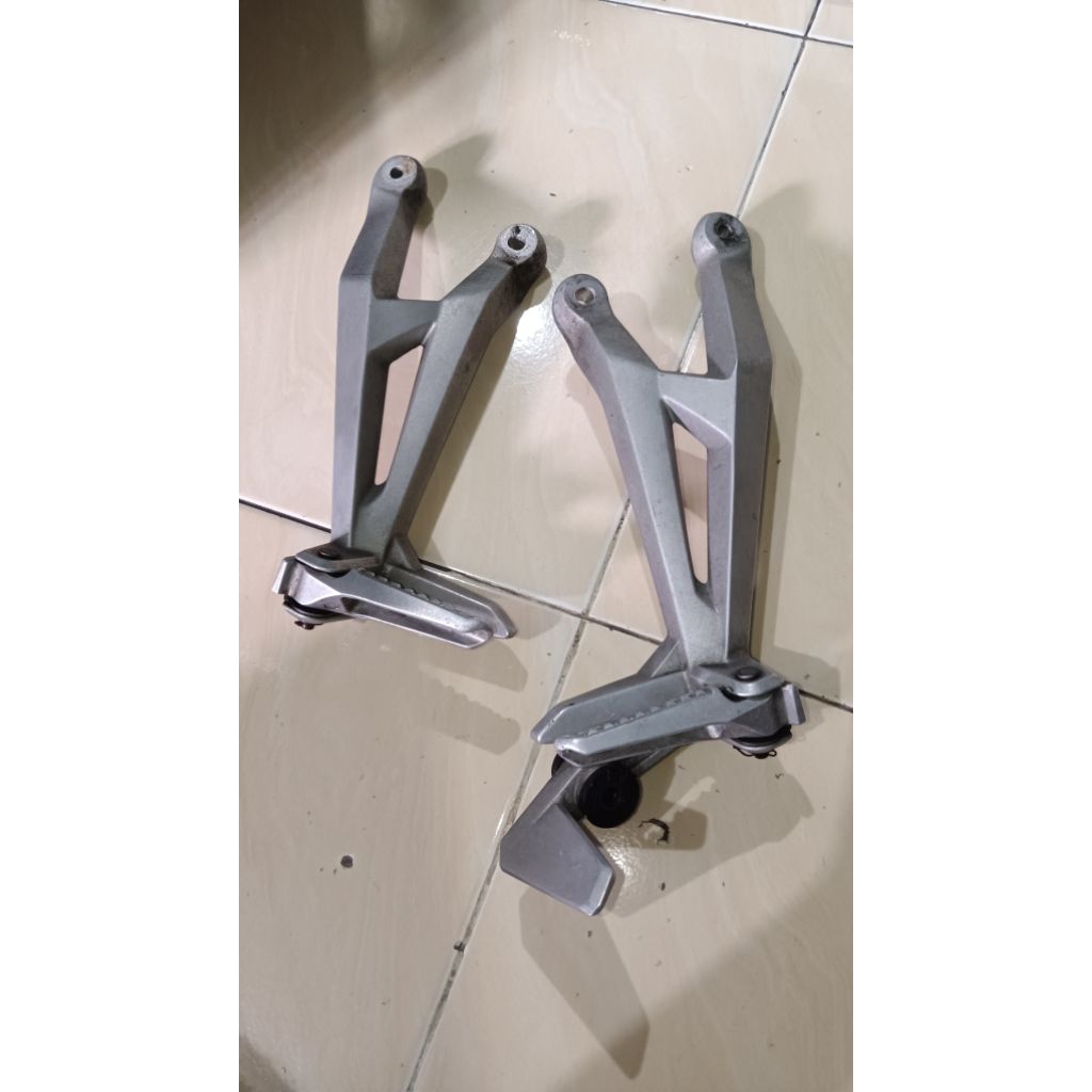 Postep Footstep Bostep step Dudukan pijakan kaki belakang kanan kiri Honda CBR250RR Cbr250 RR origin