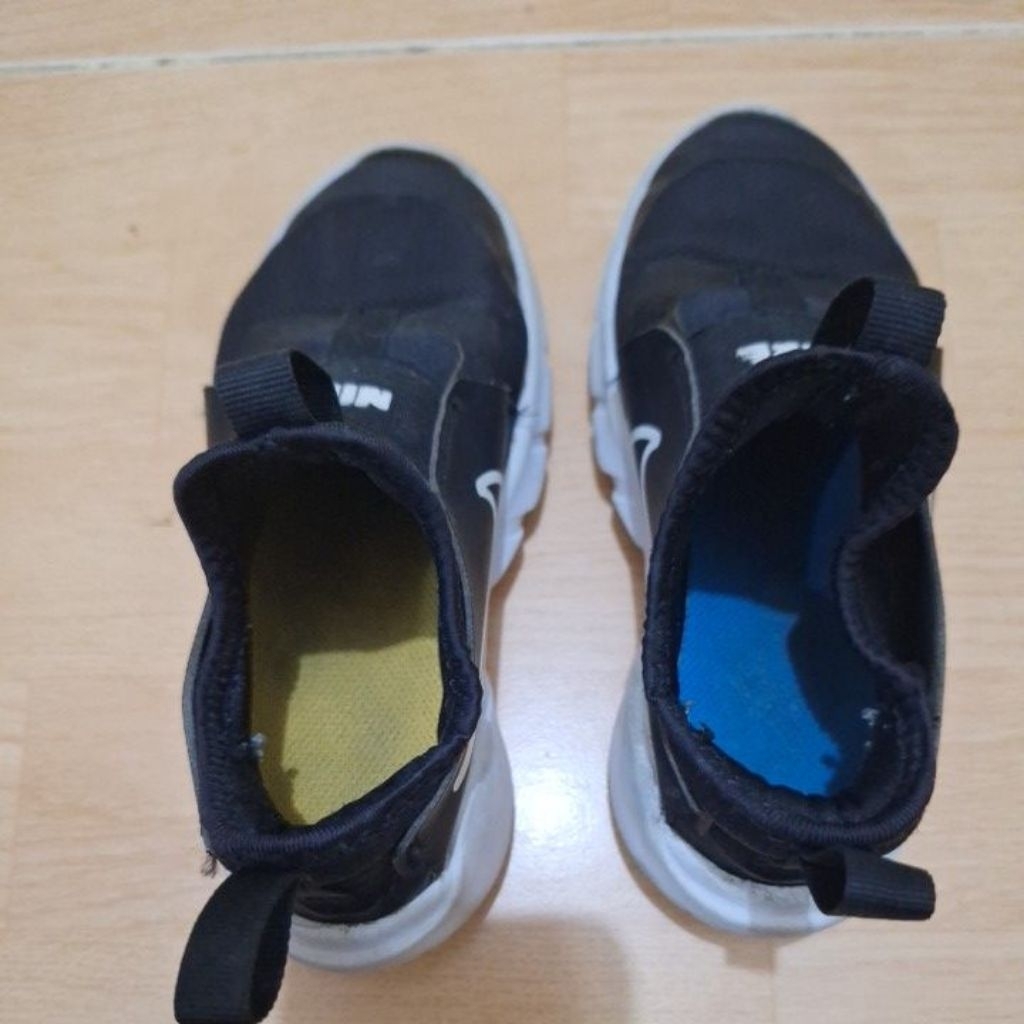 (PRELOVED) SEPATU ANAK NIKE