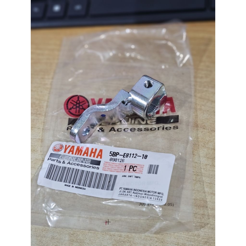SAMBUNGAN PEDAL OPERAN GIGI FERSNELING SHIFT ARM VIXION - SCORPIO - R15 ORIGINAL