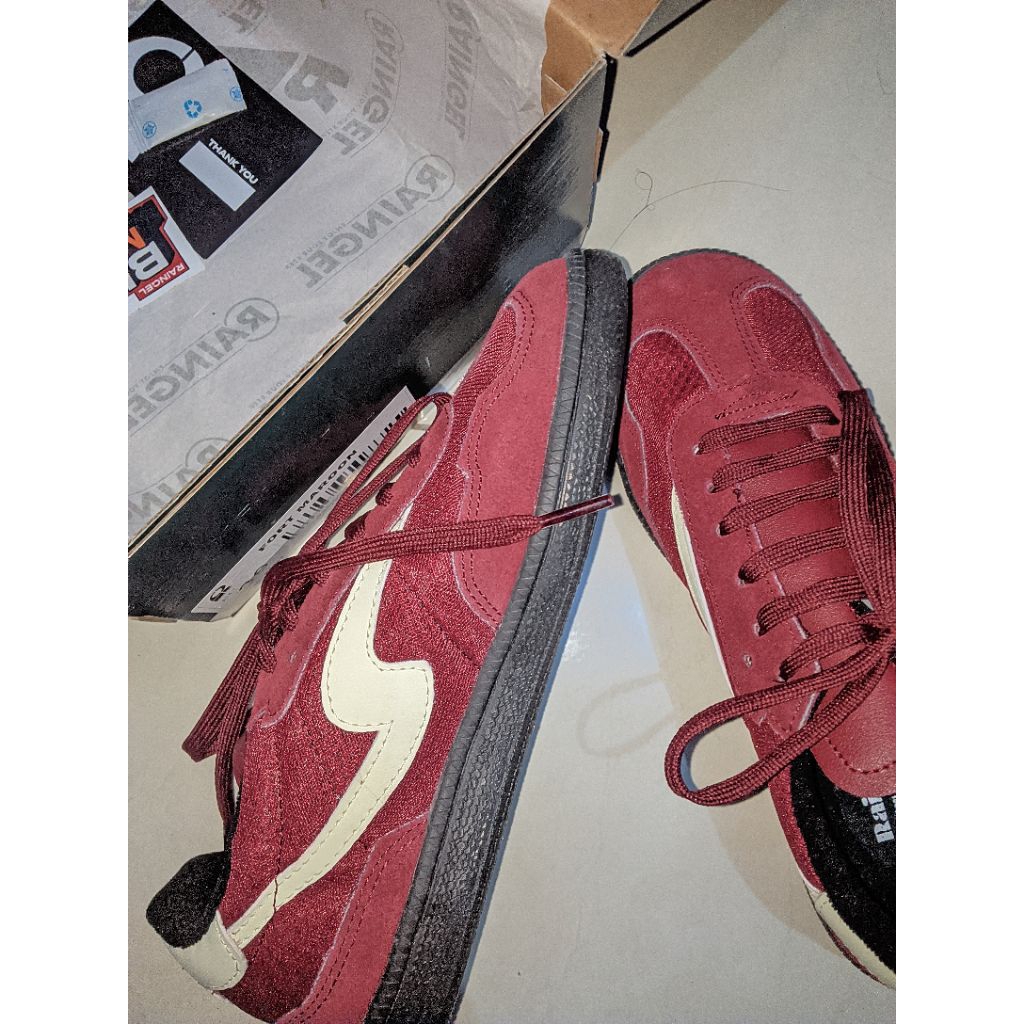 Sepatu Raingel Fort Maroon