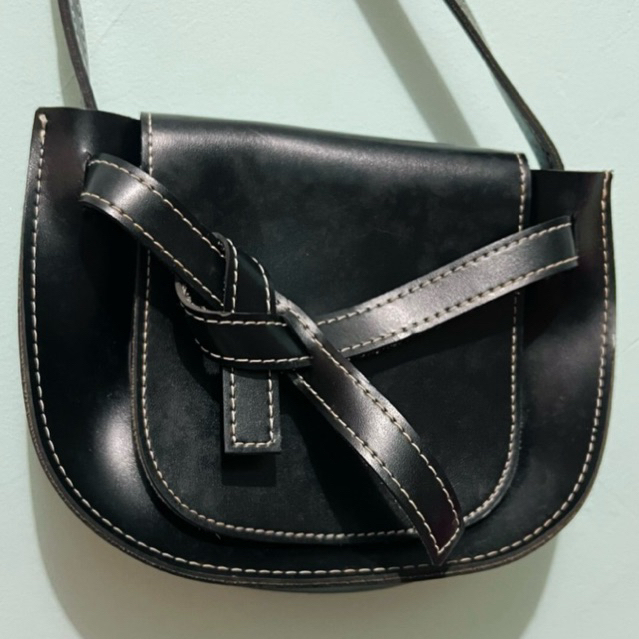 Tas Selempang Wanita MINISO – Hitam