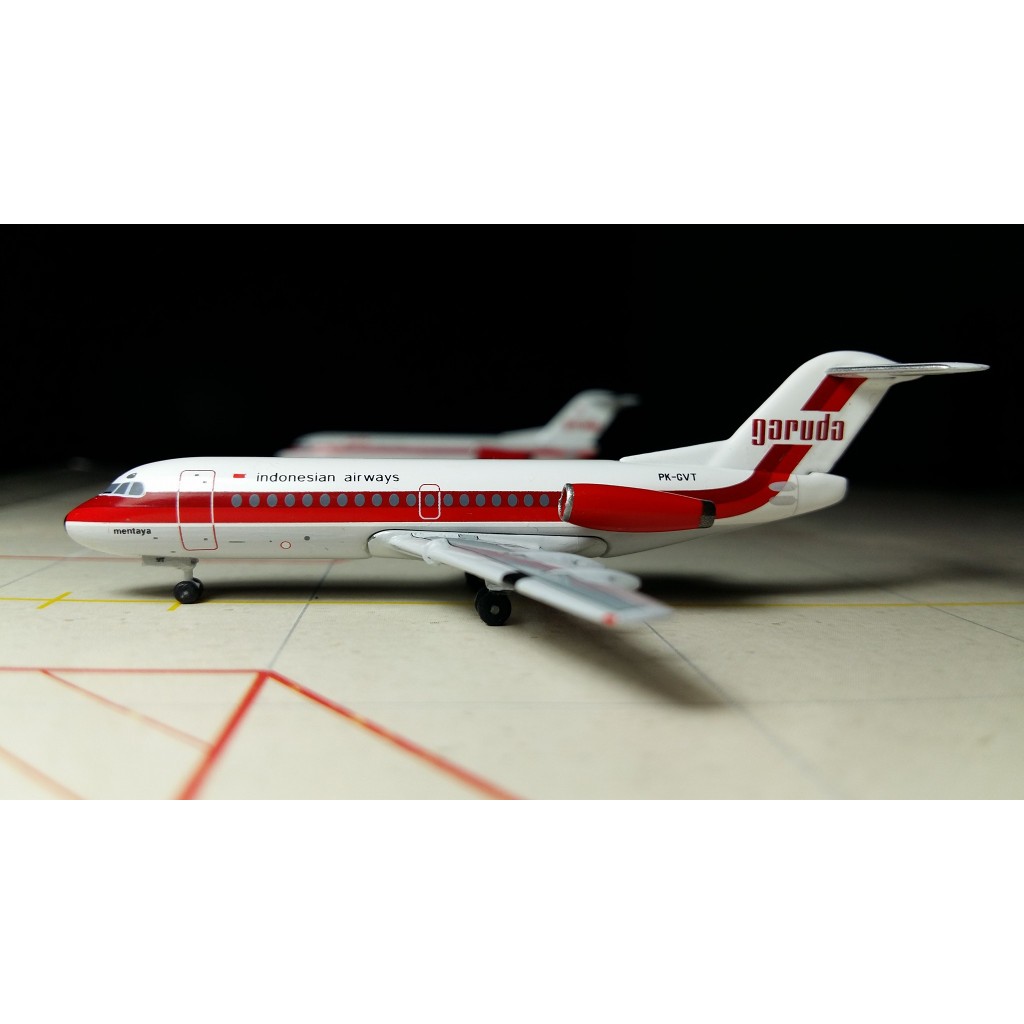 Diecast Pesawat - Garuda Indonesia - Fokker F-28-1000 Fellowship - nosename mentaya - rego PK-GVT Ae