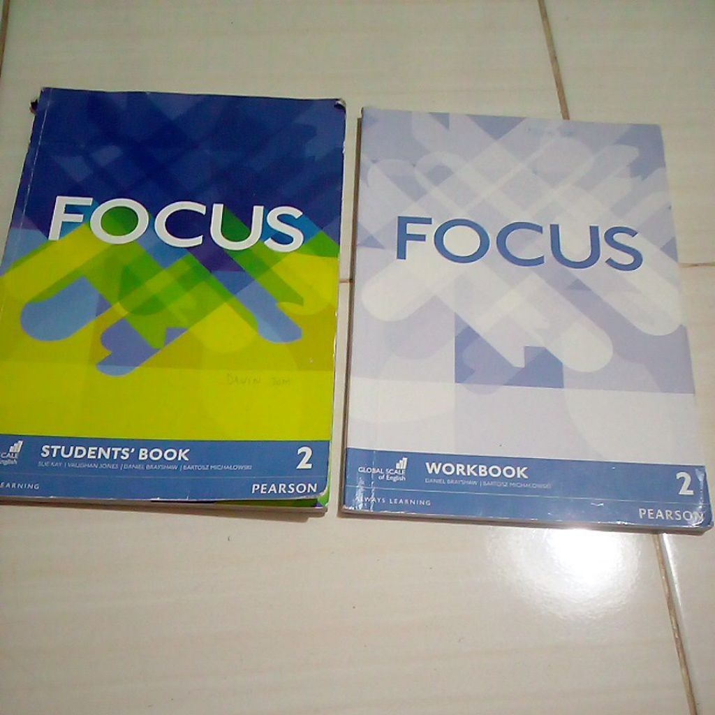 fokus students book, workbook 2 Pearson bekas original