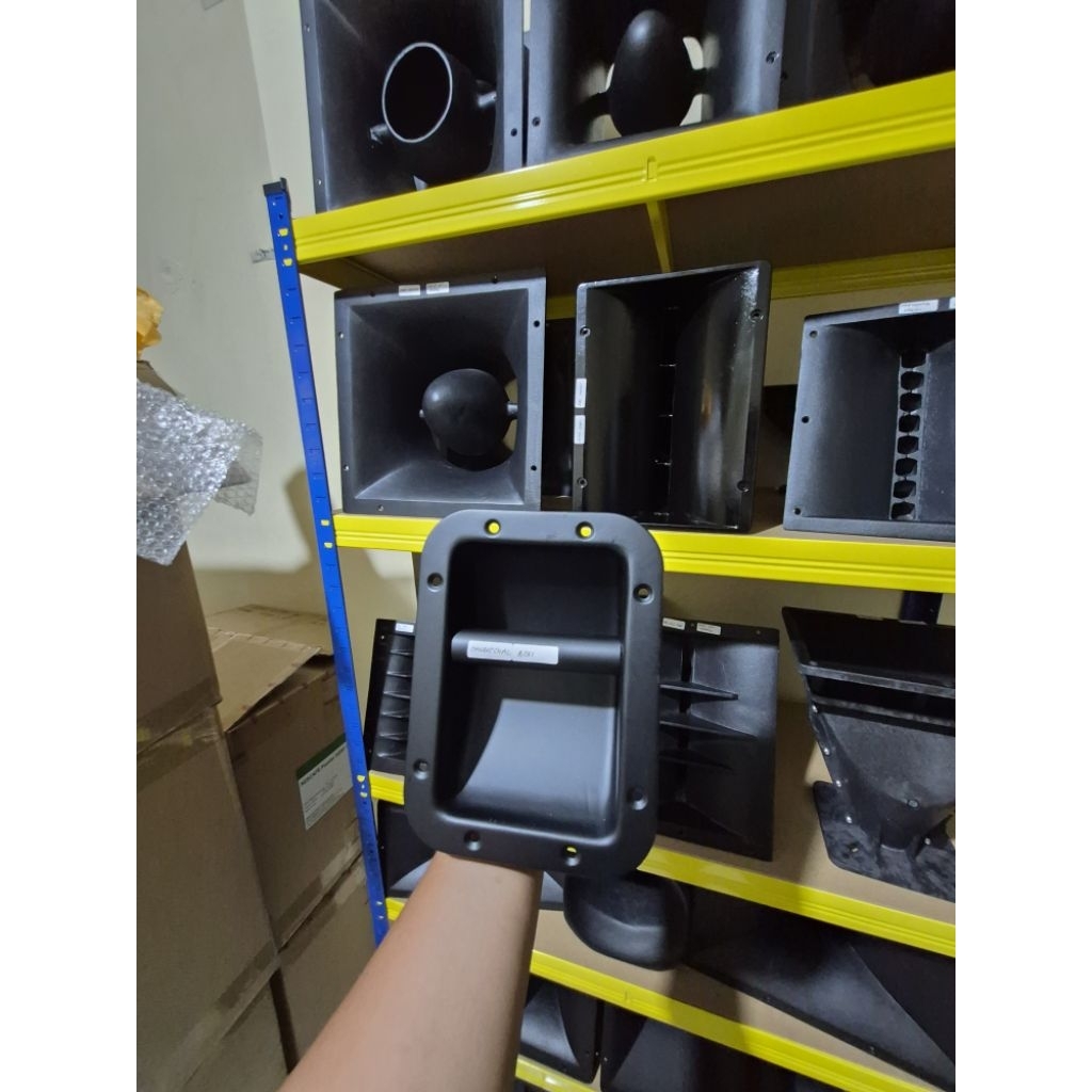 HANDLE BOX SPEAKER (MODEL OVAL) IMPORT UKURAN 22×16×5 CM PLAT BESI