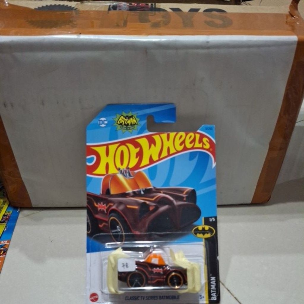 classic tv series batmobile hotwheels batman merah